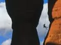 ����� ����