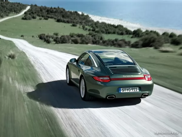 Porsche 911 Tagra 4 rushes on road, 911