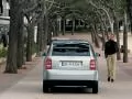 выбранное изображение: «Audi A2 на аллее в осеннем парке»