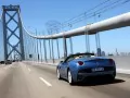 обои для рабочего стола: «Ferrari California едет через мост»