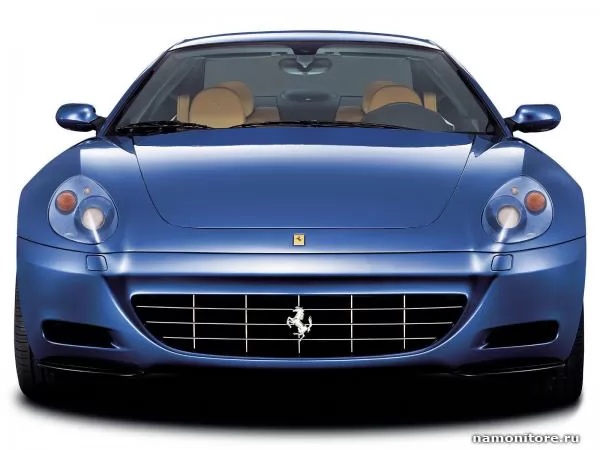 Синяя Ferrari, вид спереди. На белом фоне, Автомобили, авто, машины