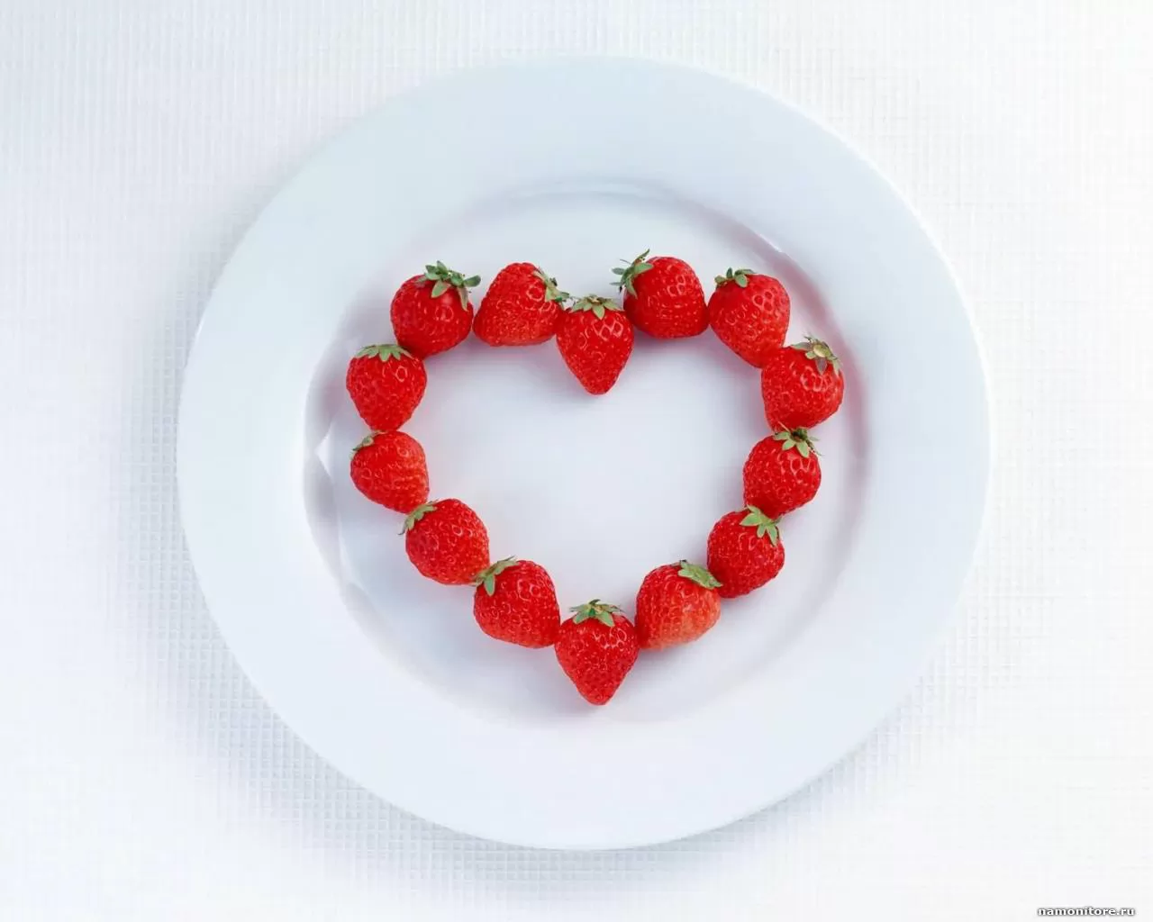 Клубничное сердце, белое, еда, натюрморт, сердце, ягоды х
