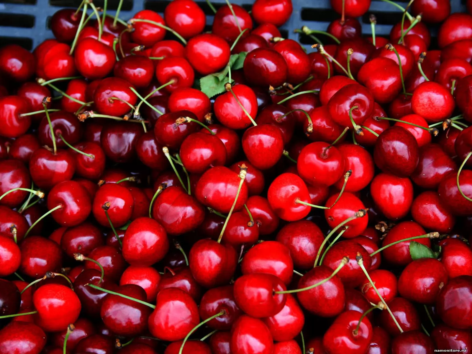 Sweet cherry. Заставка черешня. Черешня фон. Вишня на рабочий стол. Вишневый фон.