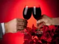выбранное изображение: «Вино в бокалах»