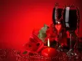 выбранное изображение: «Вино в бокалах и свеча»