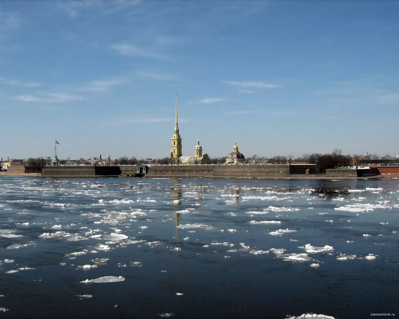 Петропавловская крепость в Санкт-Петербурге Весна