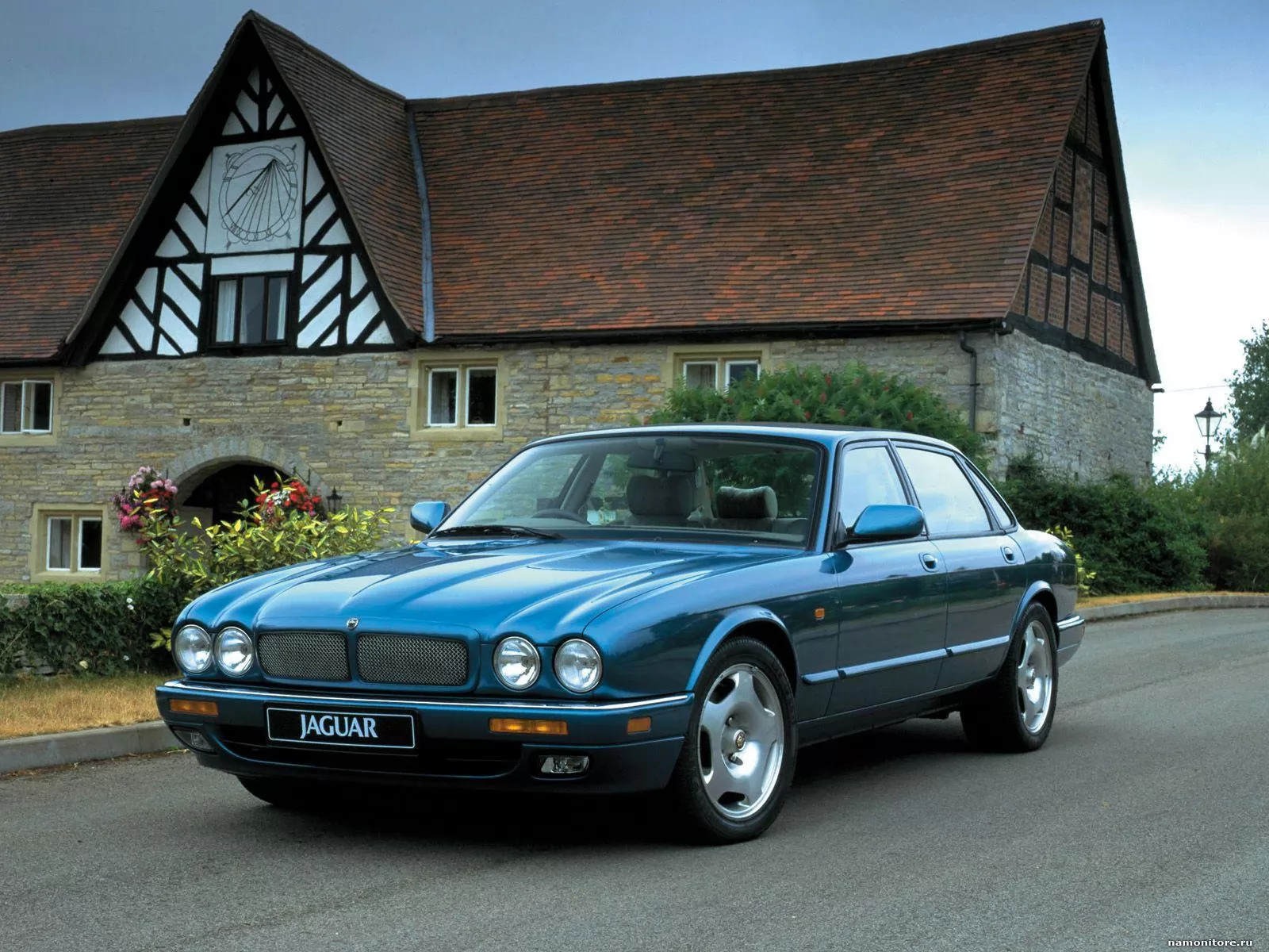 Ягуар машина старого образца