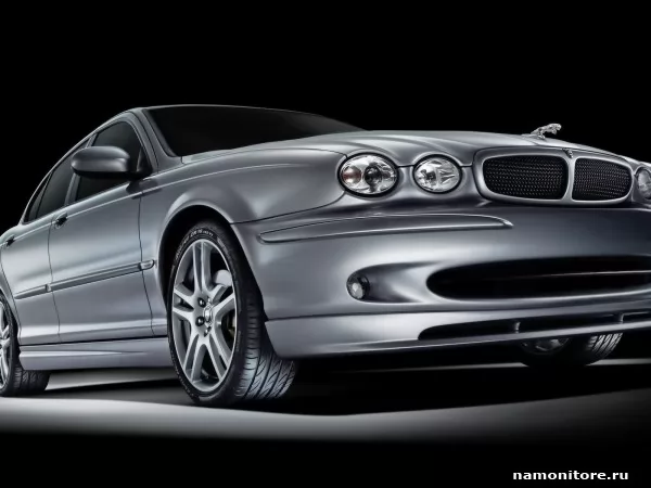 Серебристый Jaguar X-Type-Sport, Jaguar