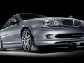 выбранное изображение: «Серебристый Jaguar X-Type-Sport»