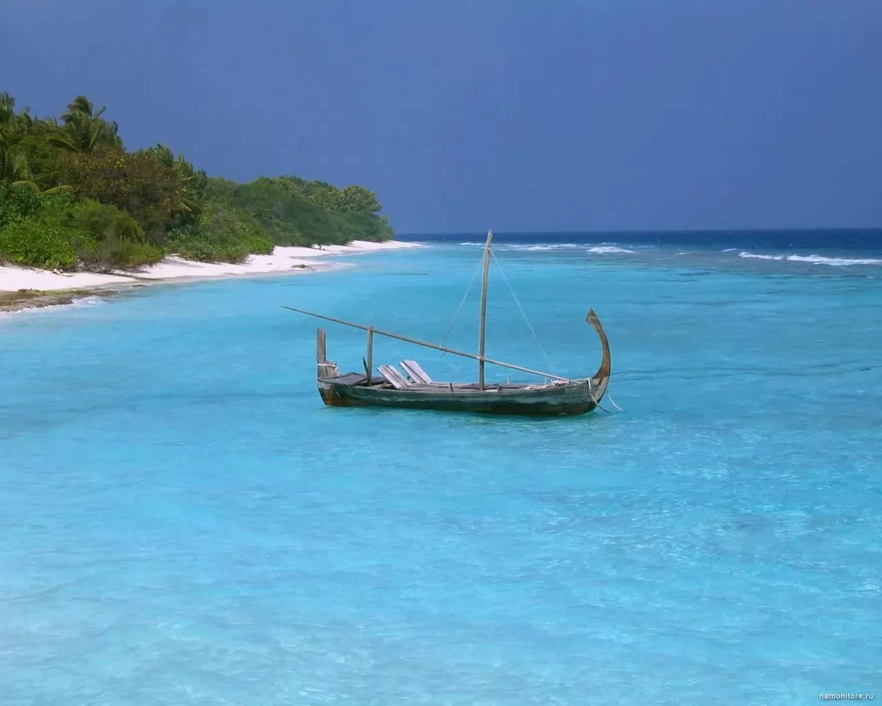 Мальдивское умиротворение, корабли, море, парусник, побережье, природа, синее, тропики х