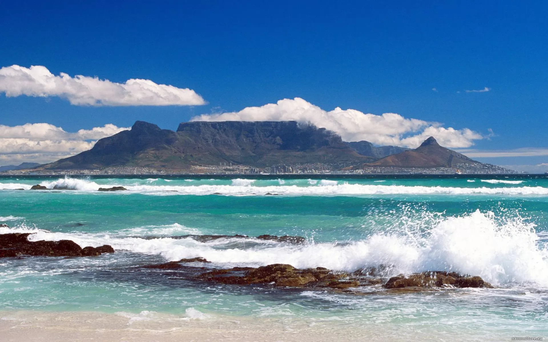 Океан на юге африки. Кейптаун ЮАР океан. Тасманово море Кейптаун. Средиземноморское побережье Африки. Кейптаун пляжи.