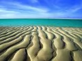 обои для рабочего стола: «Волнистый песчаный берег»