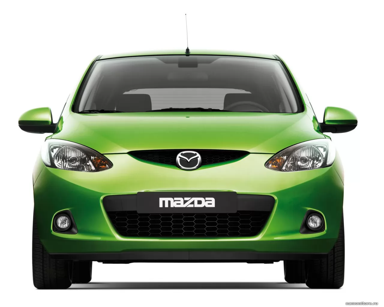 Зелёная Mazda 2 спереди, Mazda, автомобили, зеленое, клипарт, техника х -  Обои для рабочего стола