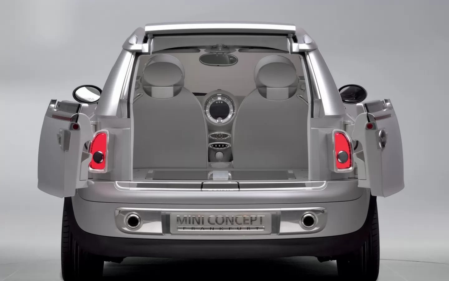 Mini 2021 с открытым багажником