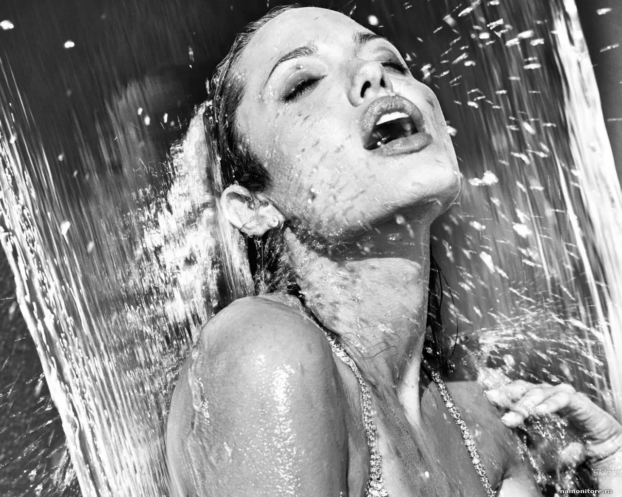 Black-and-white shower, black-and-white, celebrities, girls x