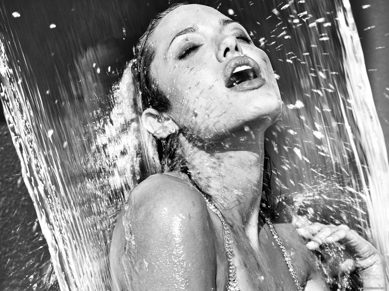 Black-and-white shower, black-and-white, celebrities, girls x