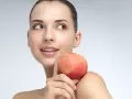 current picture: «Girl and a peach»