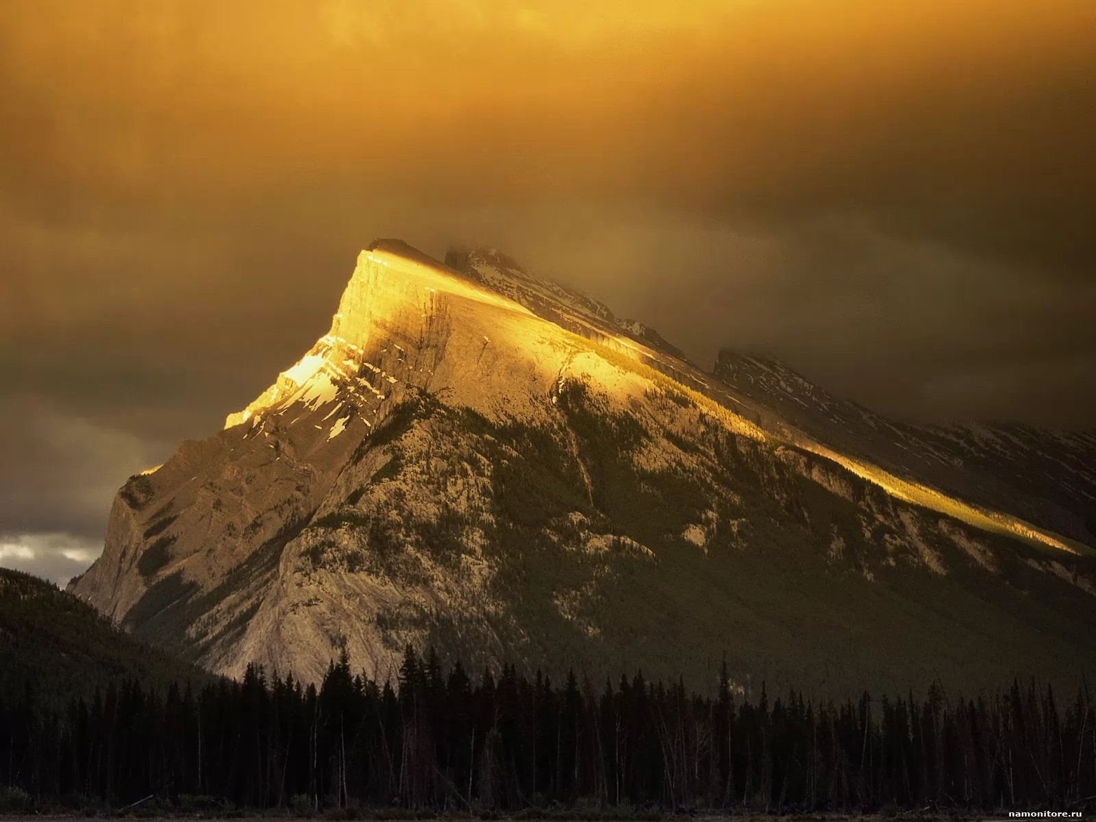 . Golden Peaks of Rundle Mountain, , ,  