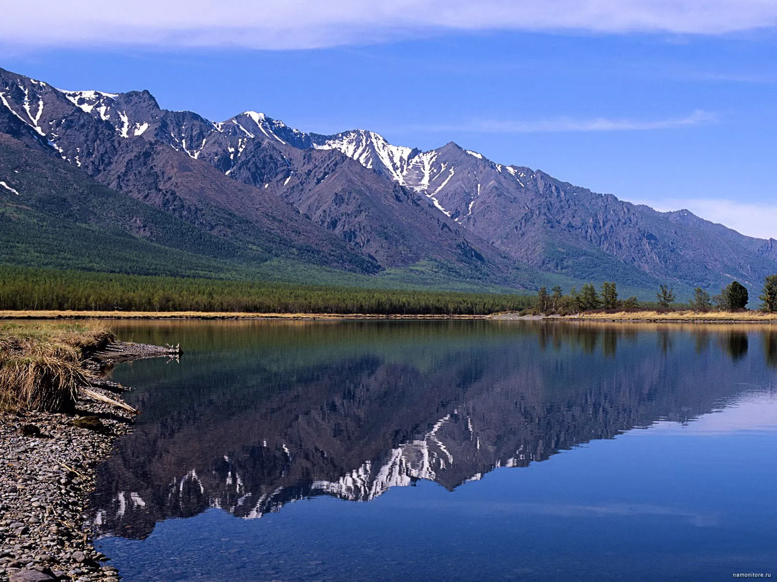 Baikal is deepest lake in world. Таймыр озеро Саяны. Сохранение озера Байкал. 5 Самых крупных пресных озер России. Озеро Байкал проект.