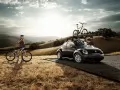 Volkswagen New Beetle. Bicyclists