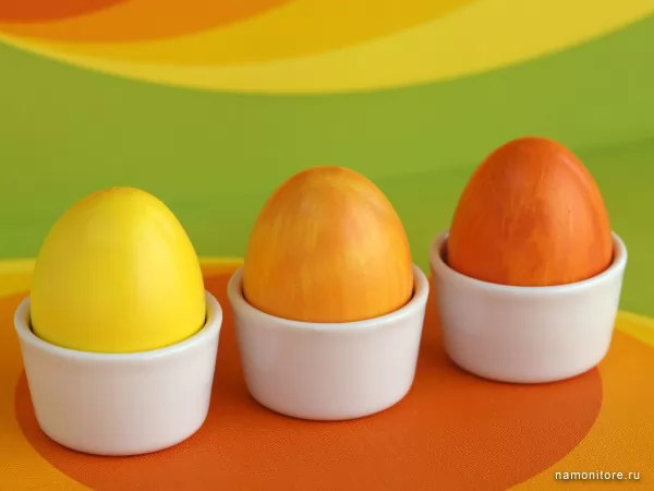 Оранжевые яйца, Пасха