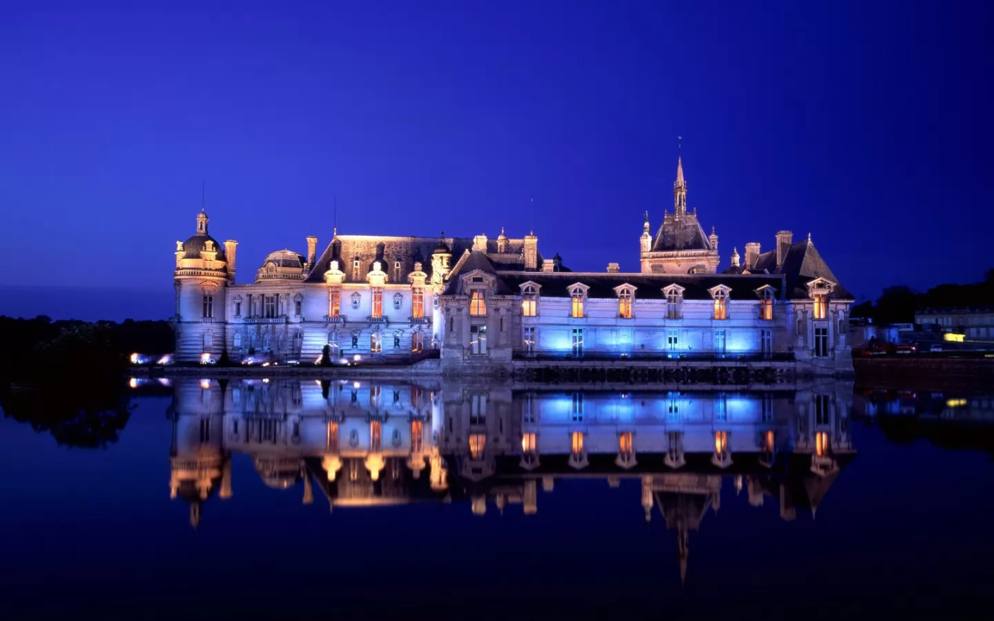 . Chateaude Chantilly,   , , , , ,  
