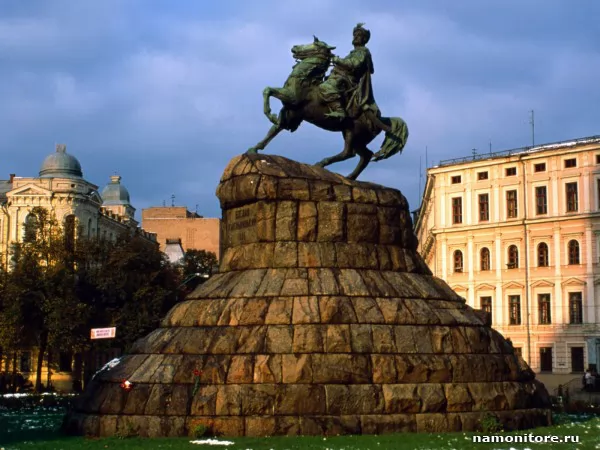 Ukraine. Statue Bogdan Khmelnitskiy, Cities and the countries