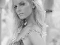 open picture: Jessica Simpson - a portrait in grey tones