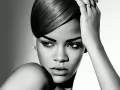 open picture: Rihanna