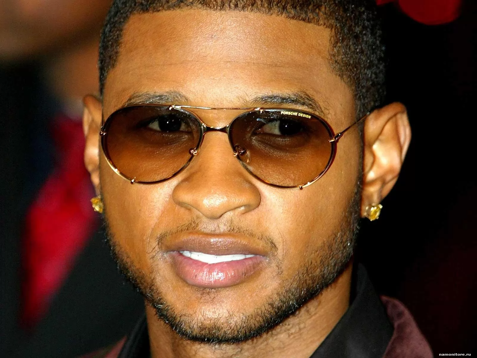Usher - портрет крупным планом х.